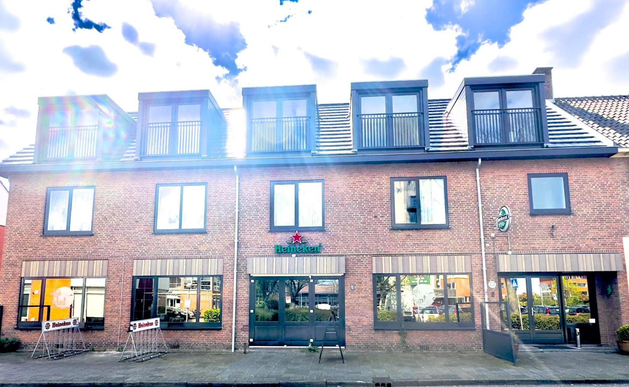 Eetcafe Punt Panzió Roelofarendsveen Kültér fotó